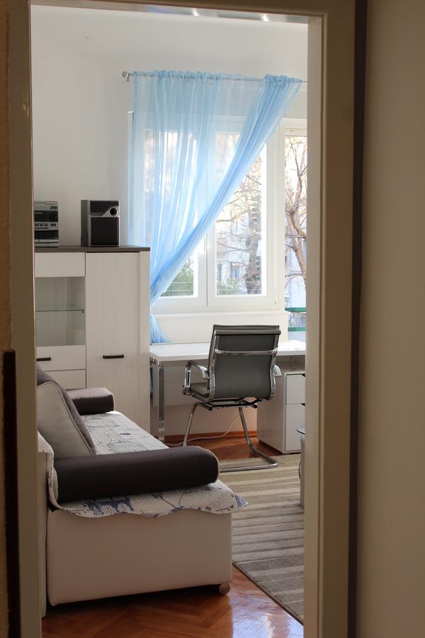 Apartment Cozy Mihaela With Balcony, Near Park Marjan & Old Town - Quiet Neighborhood