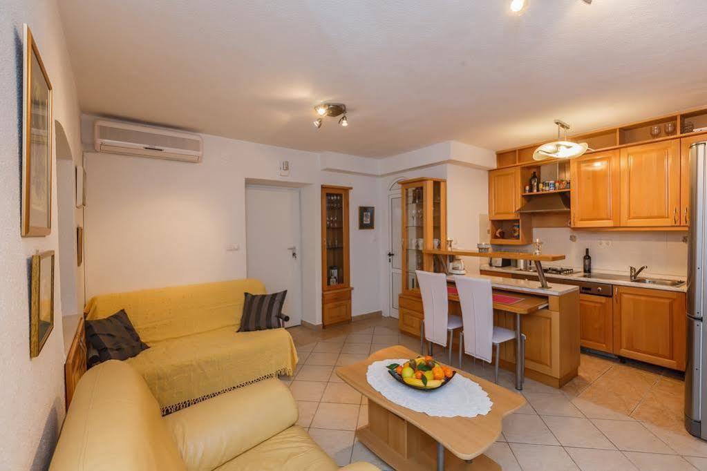 Villa Spaladium Guest house