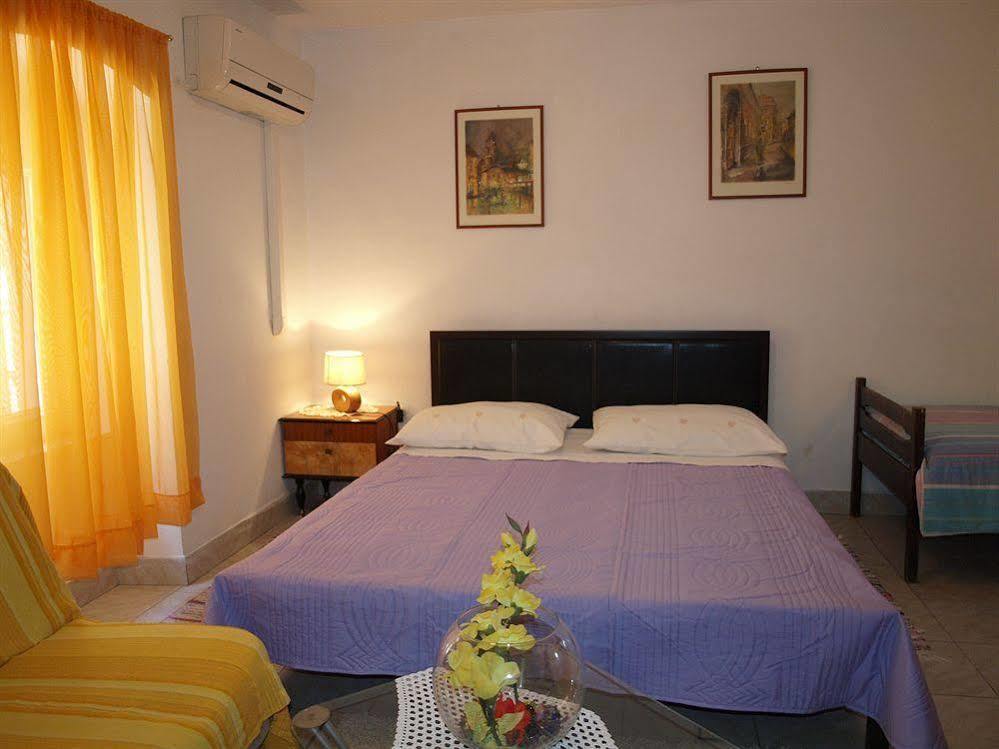 Damira Casa de hóspedes