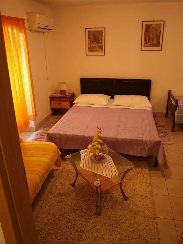 Guest house Damira