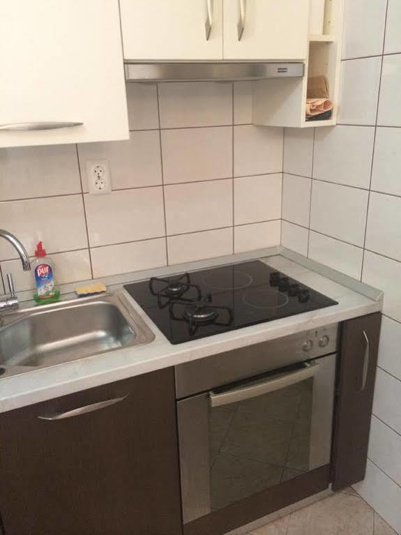 Goge Apartment Split