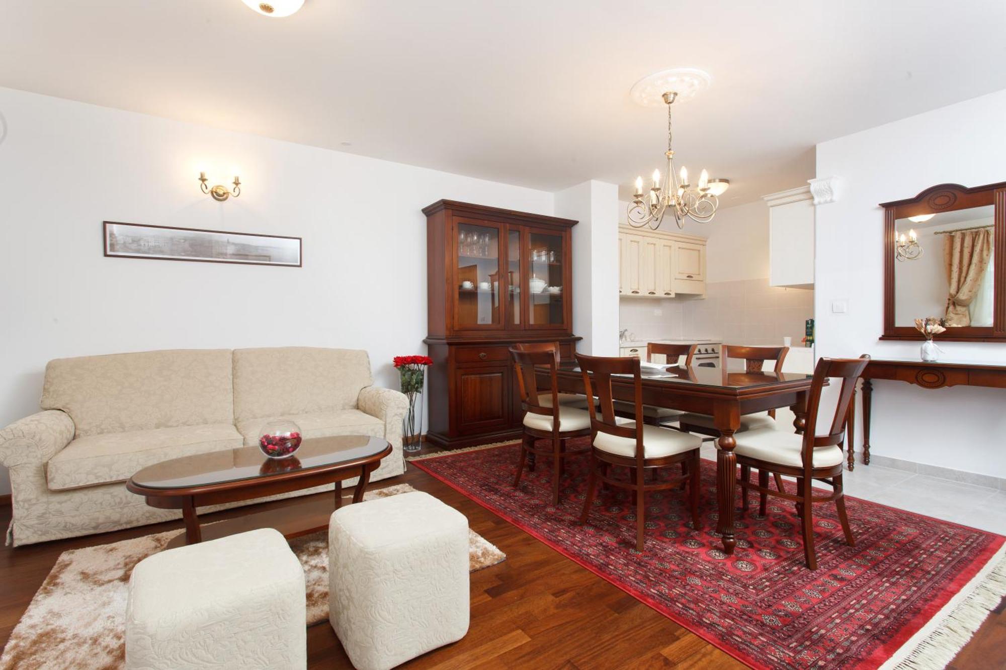 Apartment Old Town Three Bedroom Apartment Asti Mande 1 Split