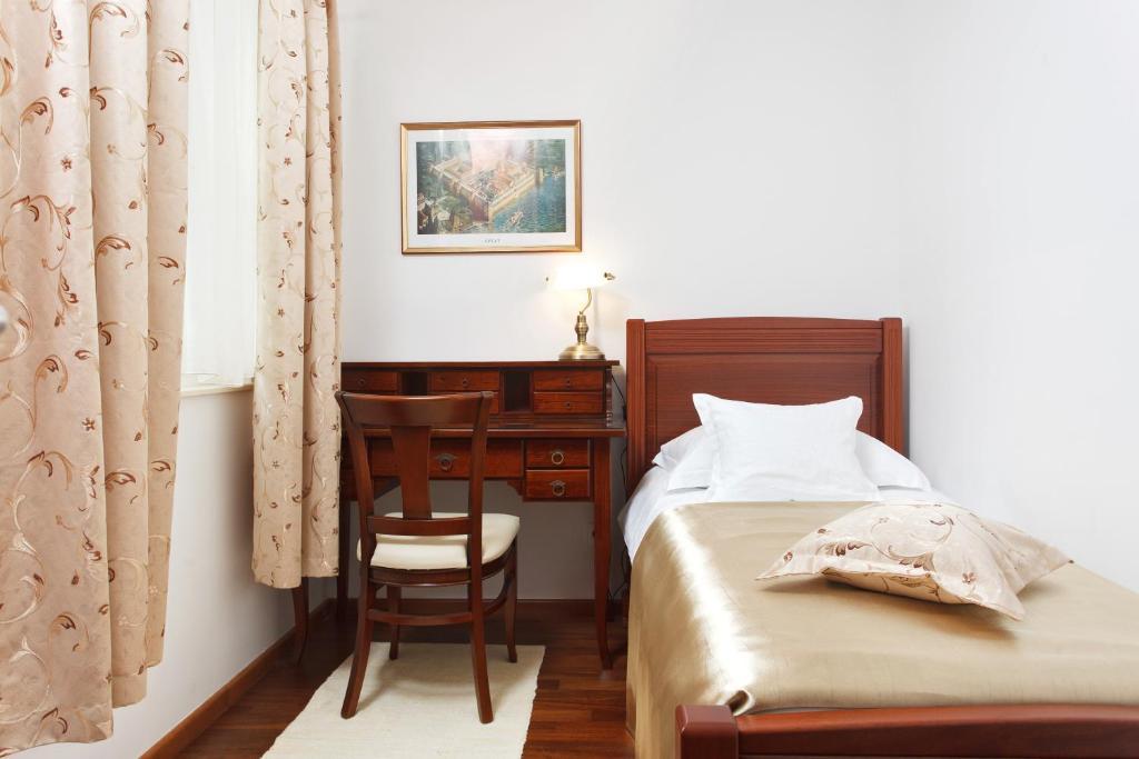 Apartment Old Town Three Bedroom Apartment Asti Mande 1 Split
