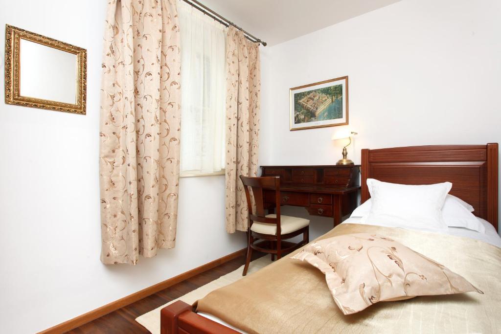 Old Town Three Bedroom Apartment Asti Mande 1 Apartment