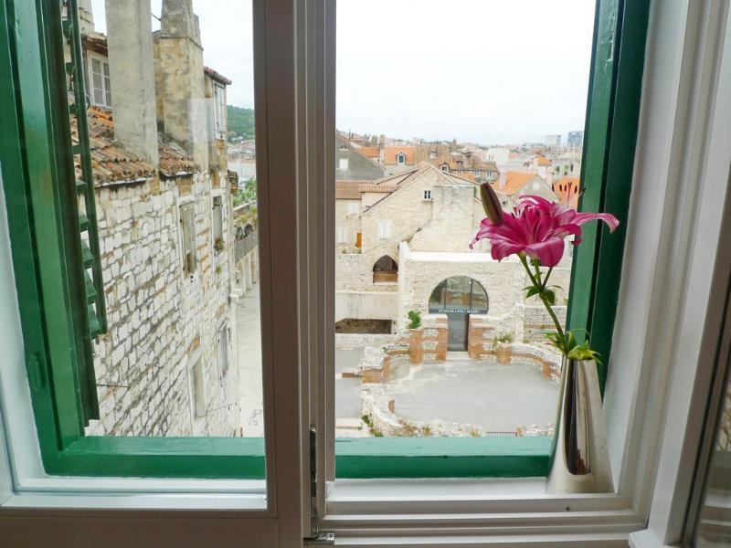 Old Square Apartment *