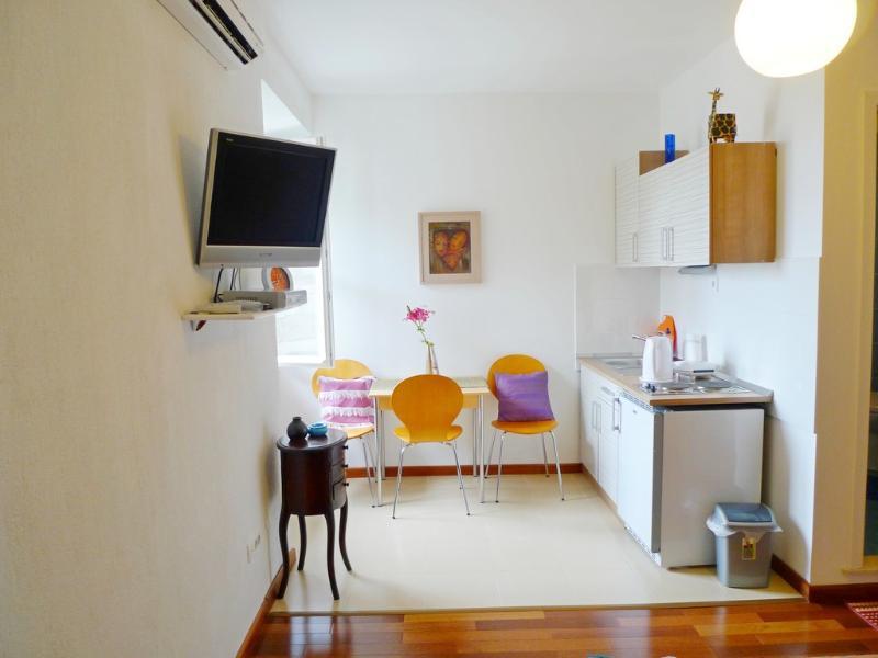 Old Square Apartment Split