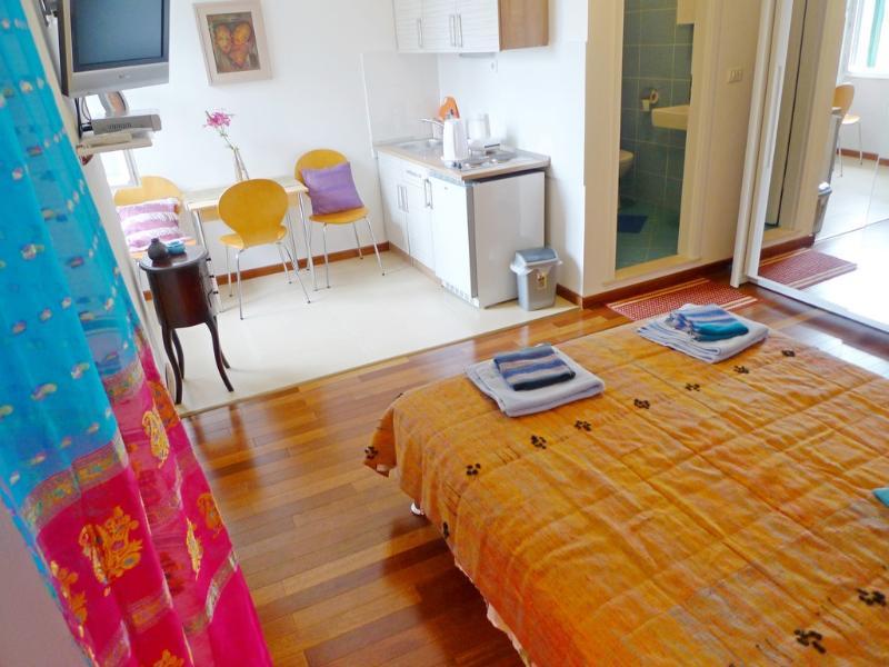 Old Square Apartment *