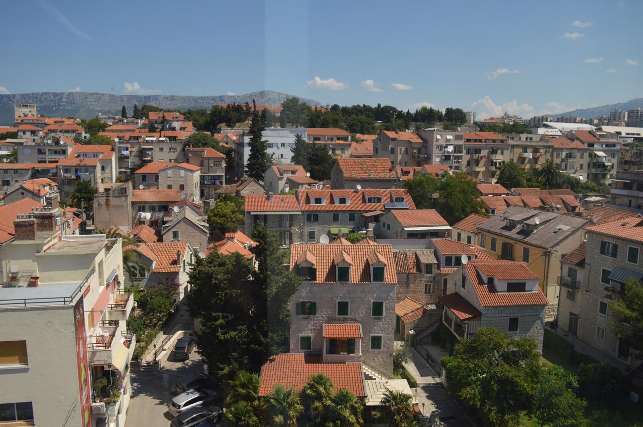 krevet i doručak Up There Design Split