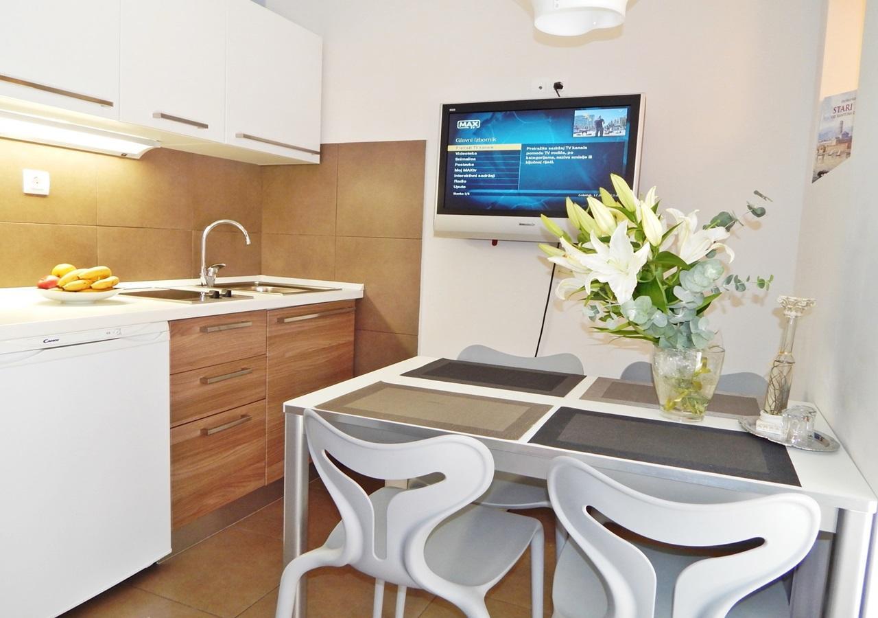 Varos Guest house