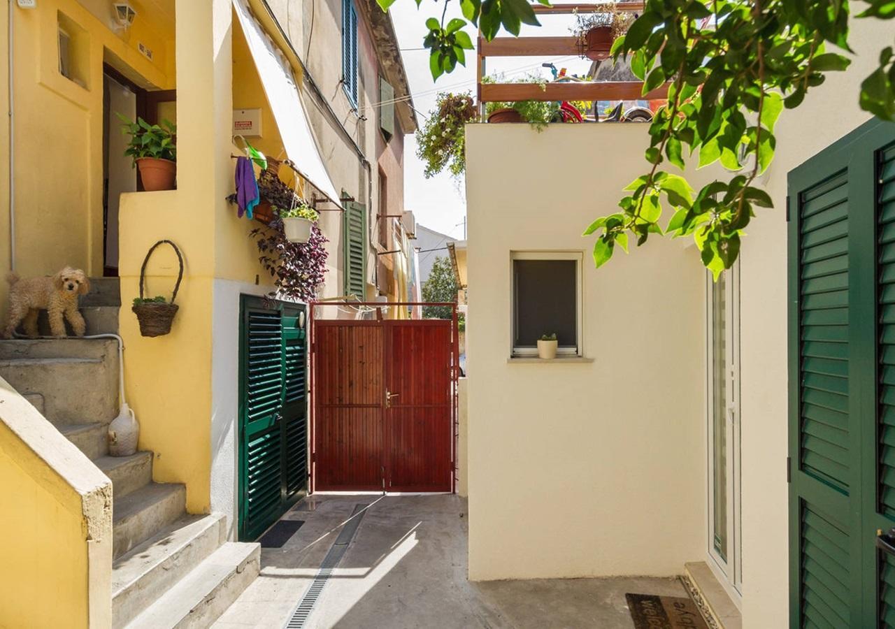 Varos Guest house