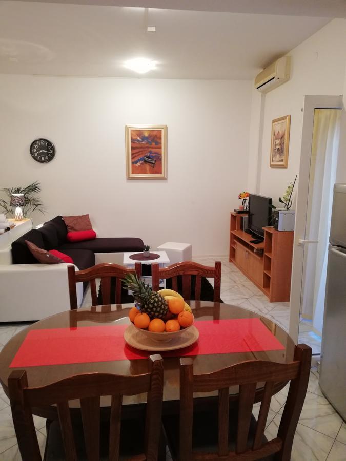 Gsk Apartment Split