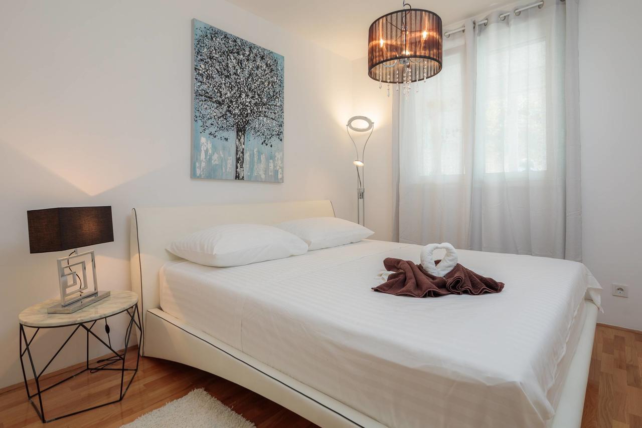 Shabby Leni Apartment Split