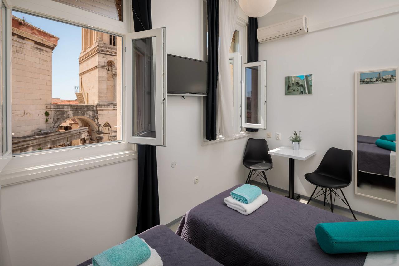 Plr Luxury Rooms Apartment