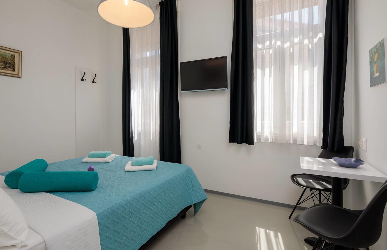 Plr Luxury Rooms