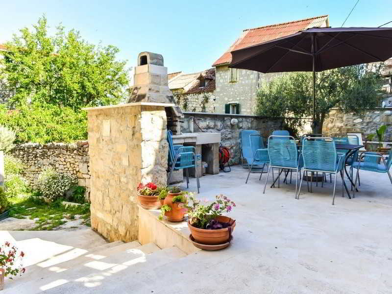Slavica Hotel 3*