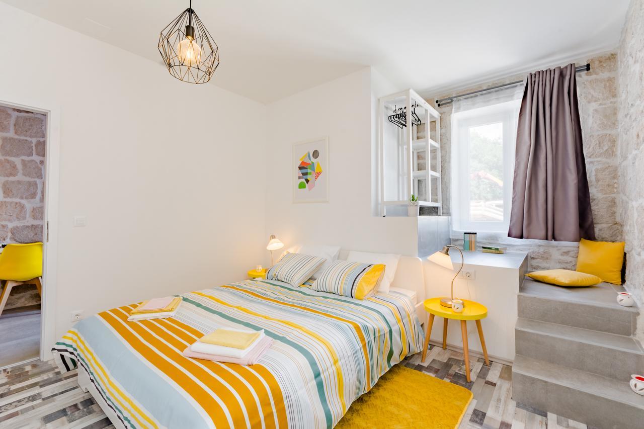 Mia Apartment Split