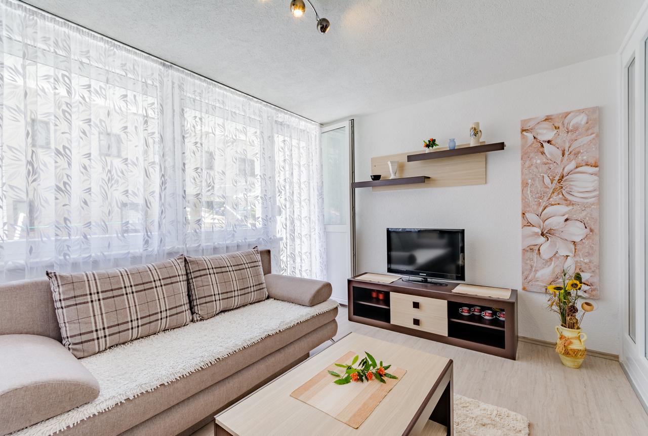 Eli Apartment