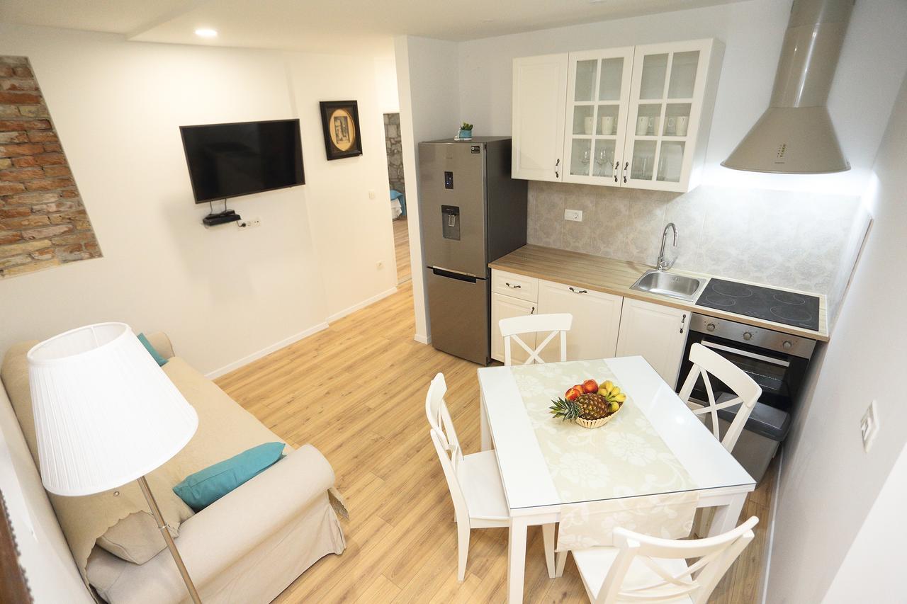 Apartment Old Town 2 *