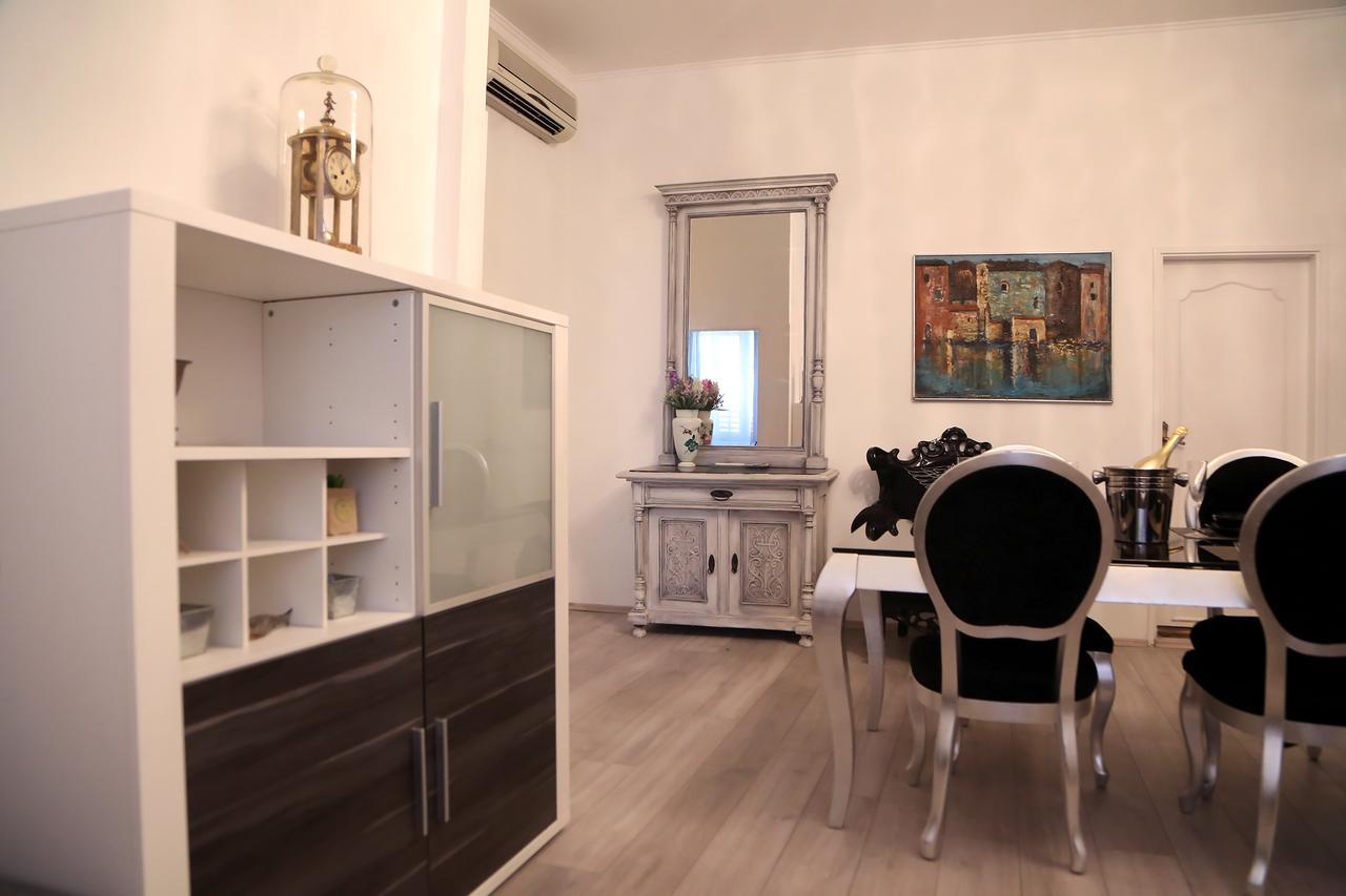 Apartment Papalic Palace