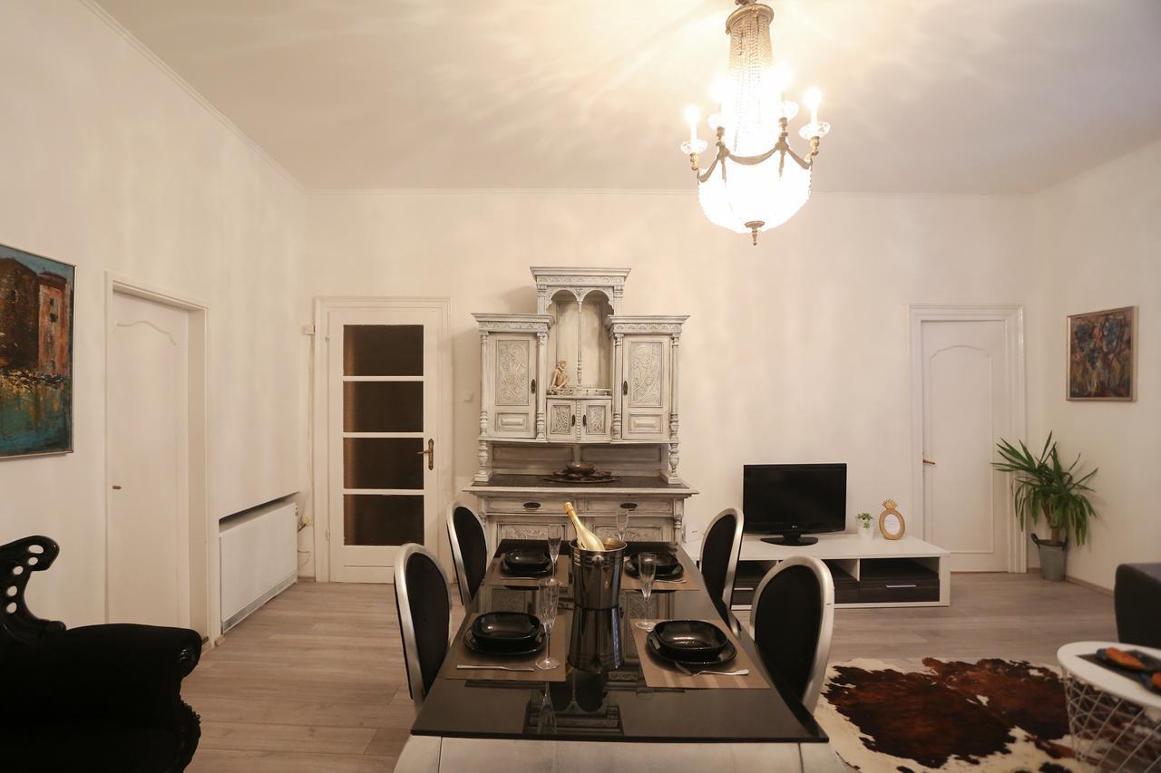 Papalic Palace *