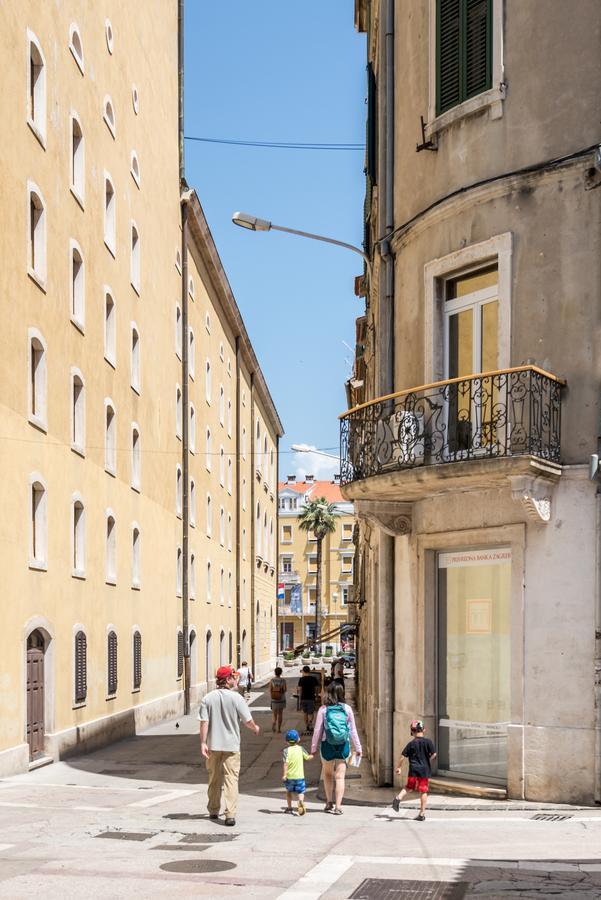 Royal Theatre Studio And Apartman *