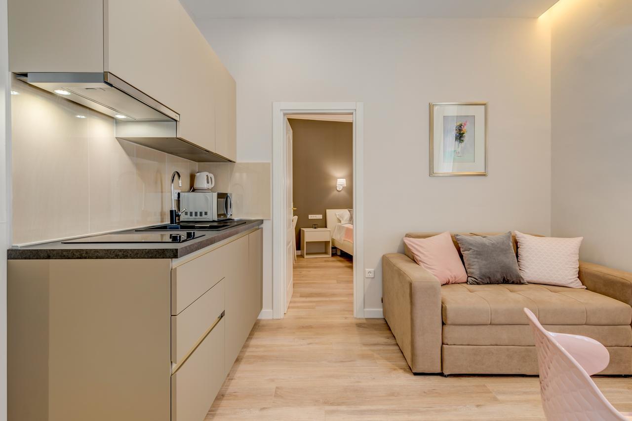 Royal Theatre Studio And Apartman