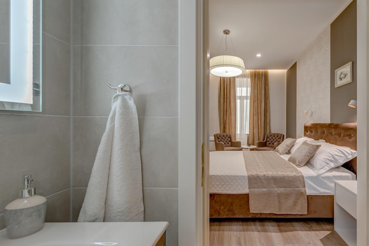 Royal Theatre Studio And Apartman Split