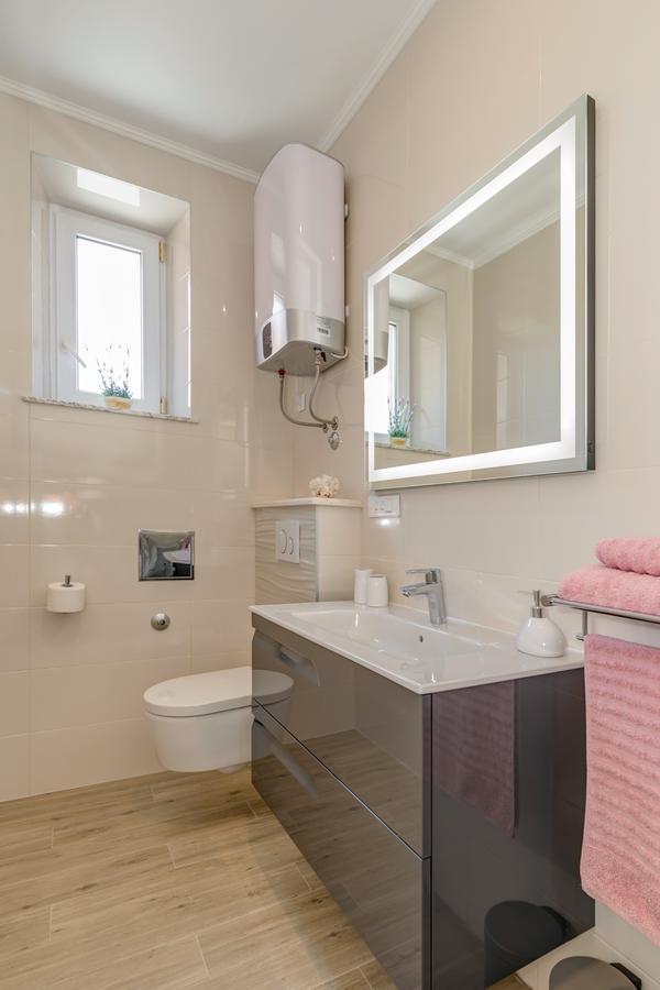 Royal Theatre Studio And Apartman