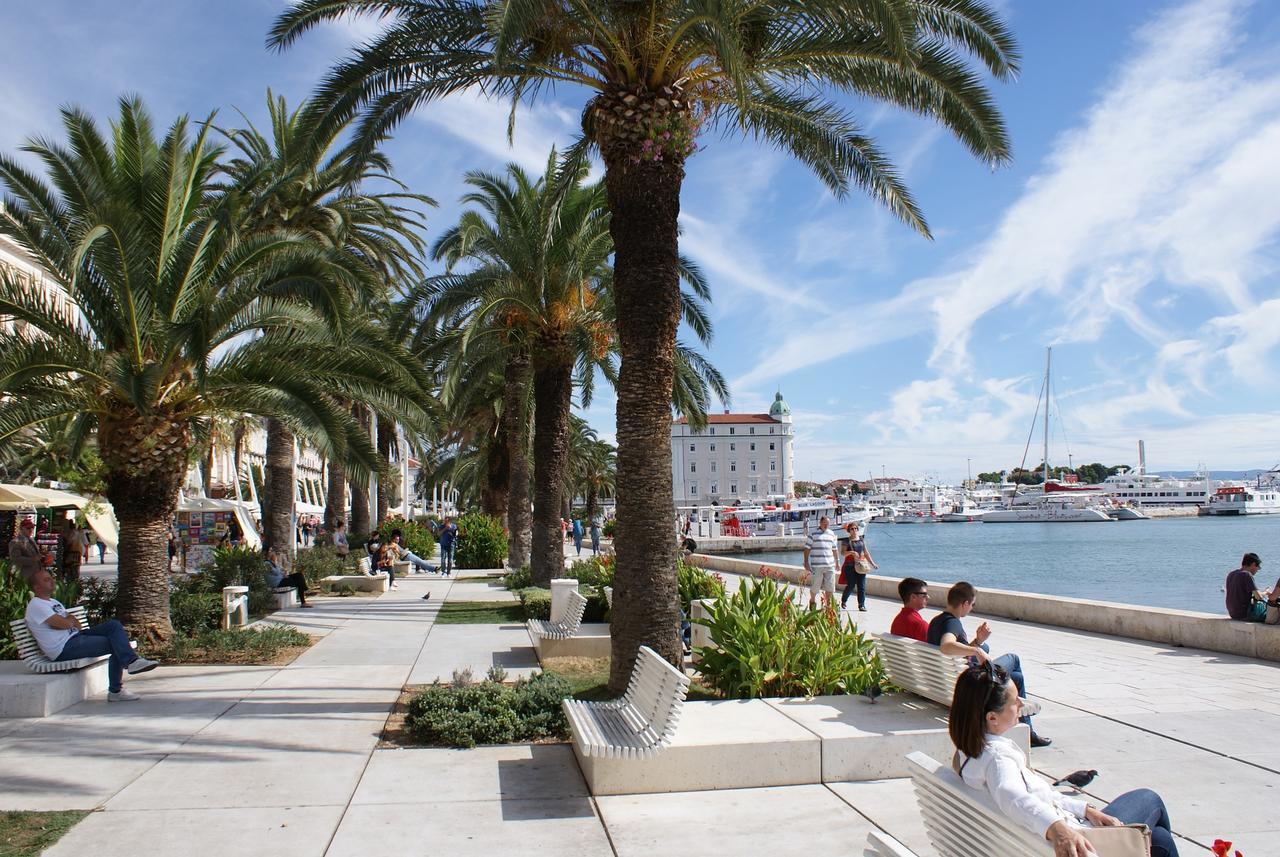 A Quiet With Balcony In Apartman Split