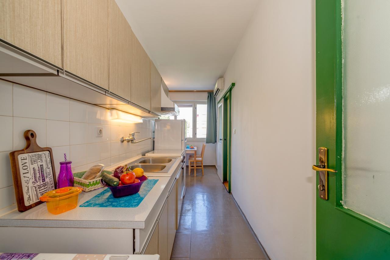 A Quiet With Balcony In Apartman Split