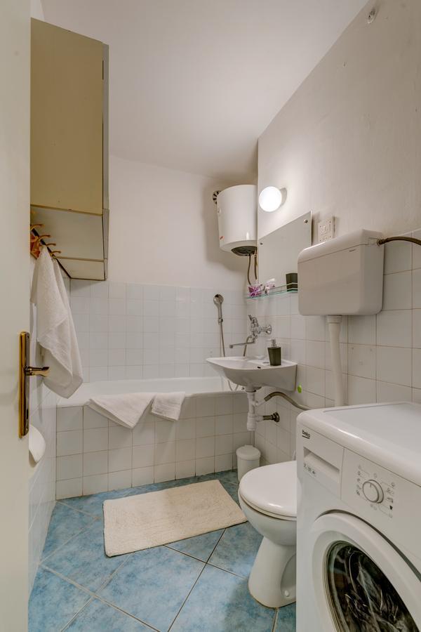 Apartman A Quiet With Balcony In Split