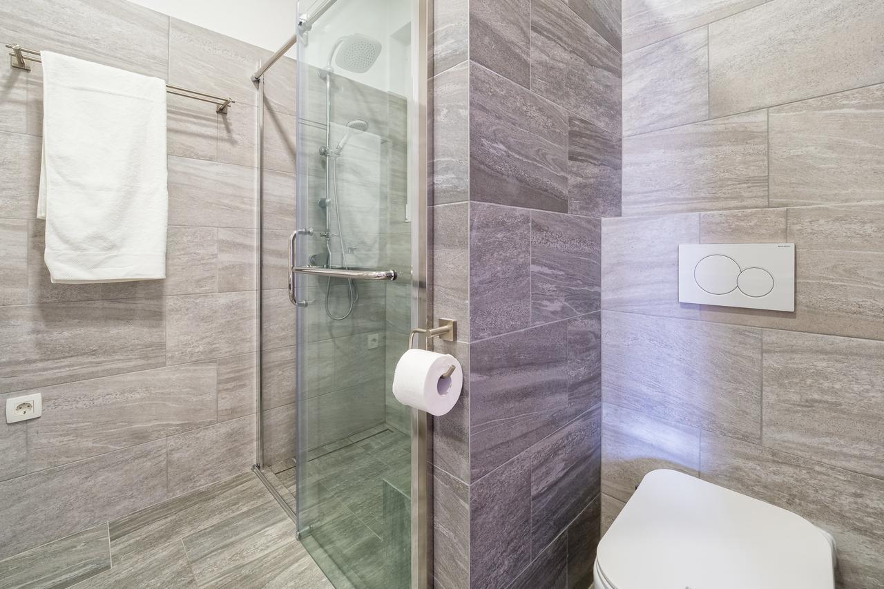 Apartment Azimut Split