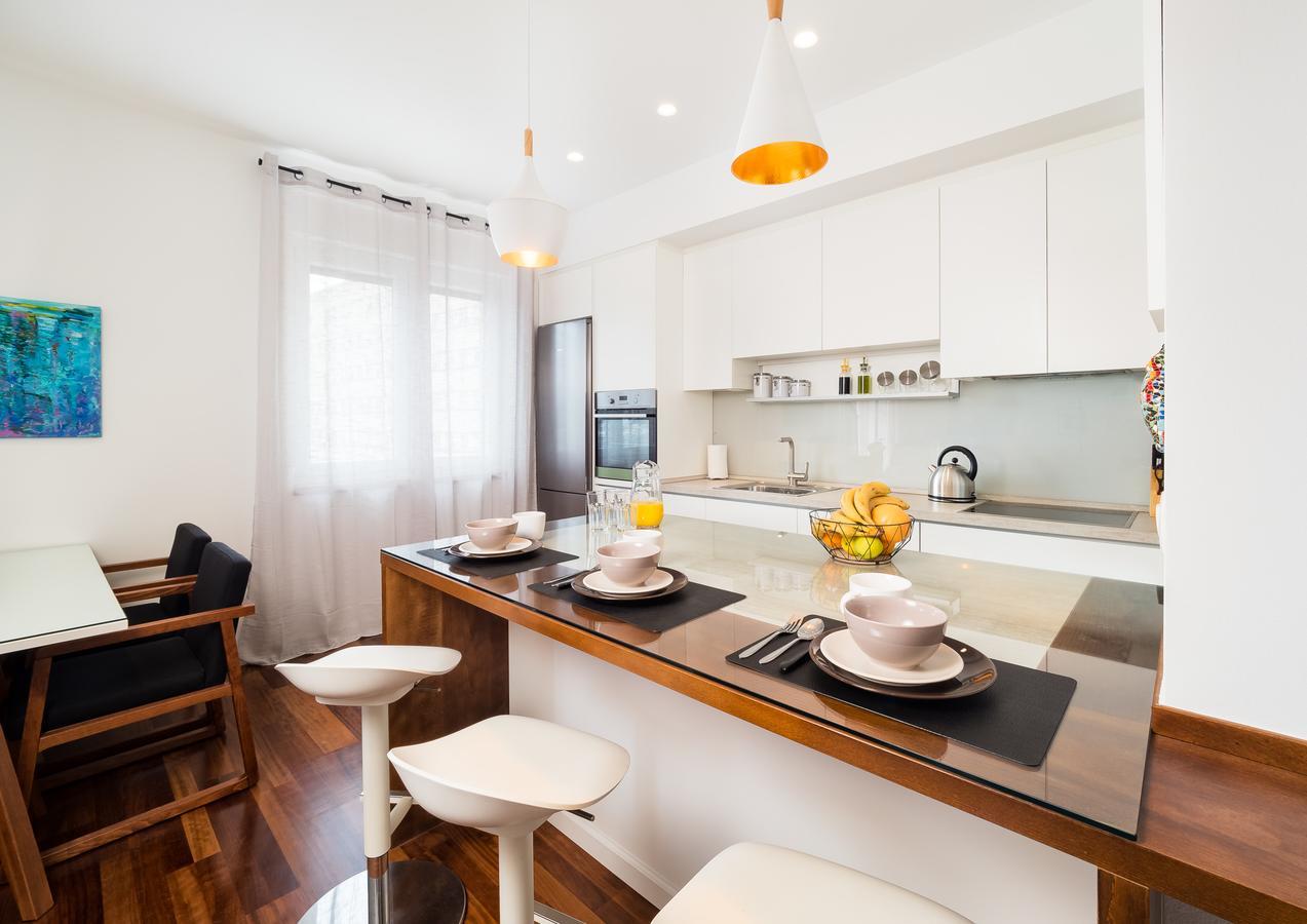 Azimut Apartment *