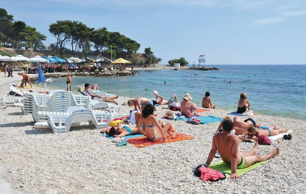 2 Bedroom Nice Apartment In Split *