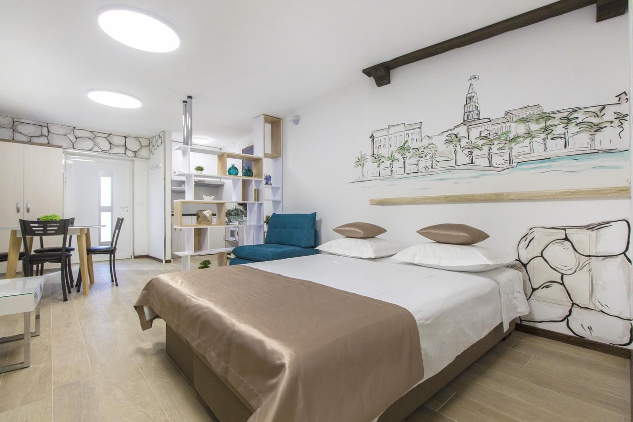 Cherry-Old Town Apartment Split