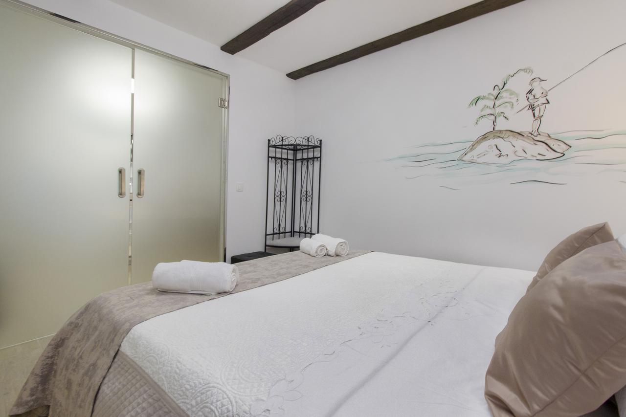 Cherry-Old Town Apartment *