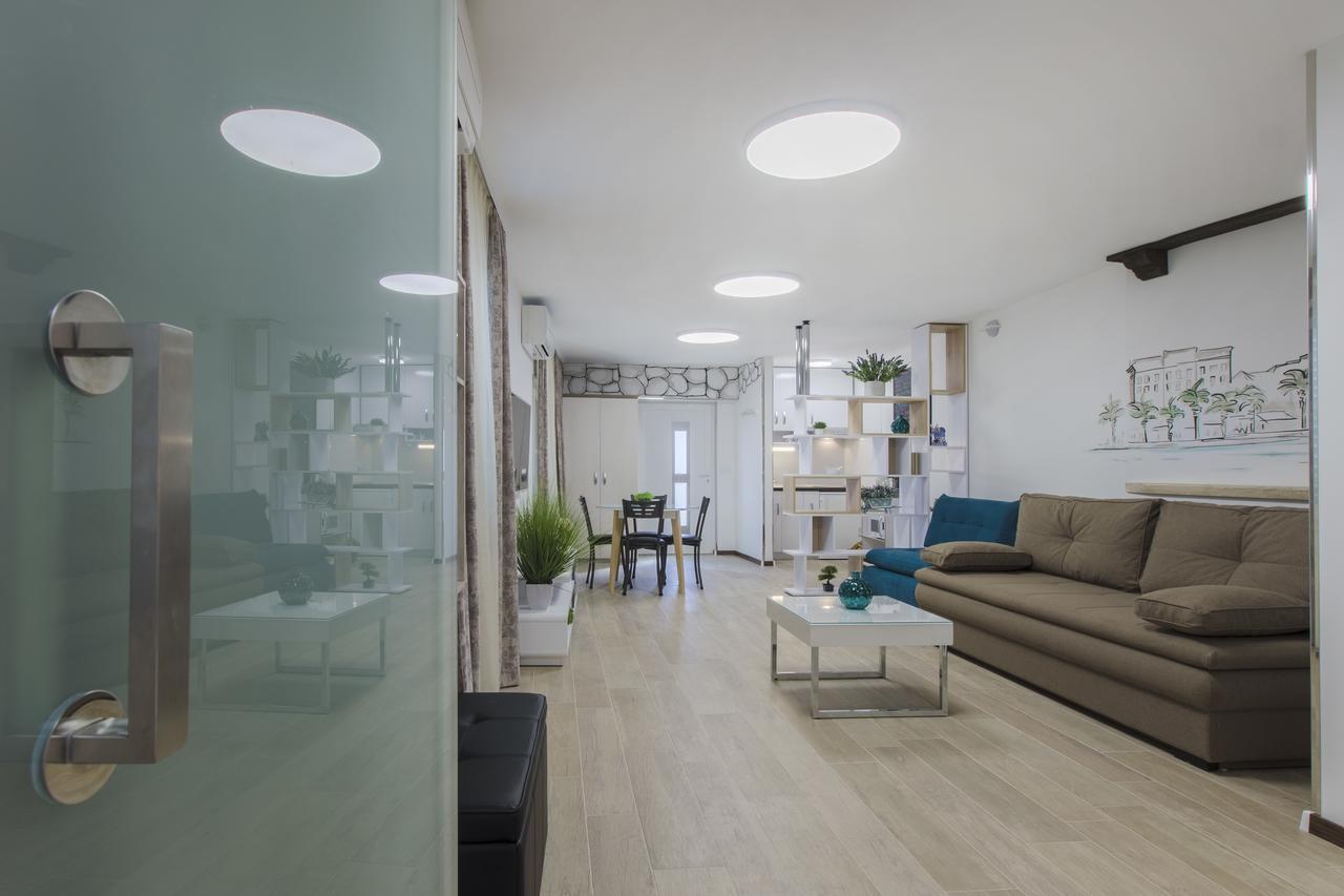 Cherry-Old Town Apartment *