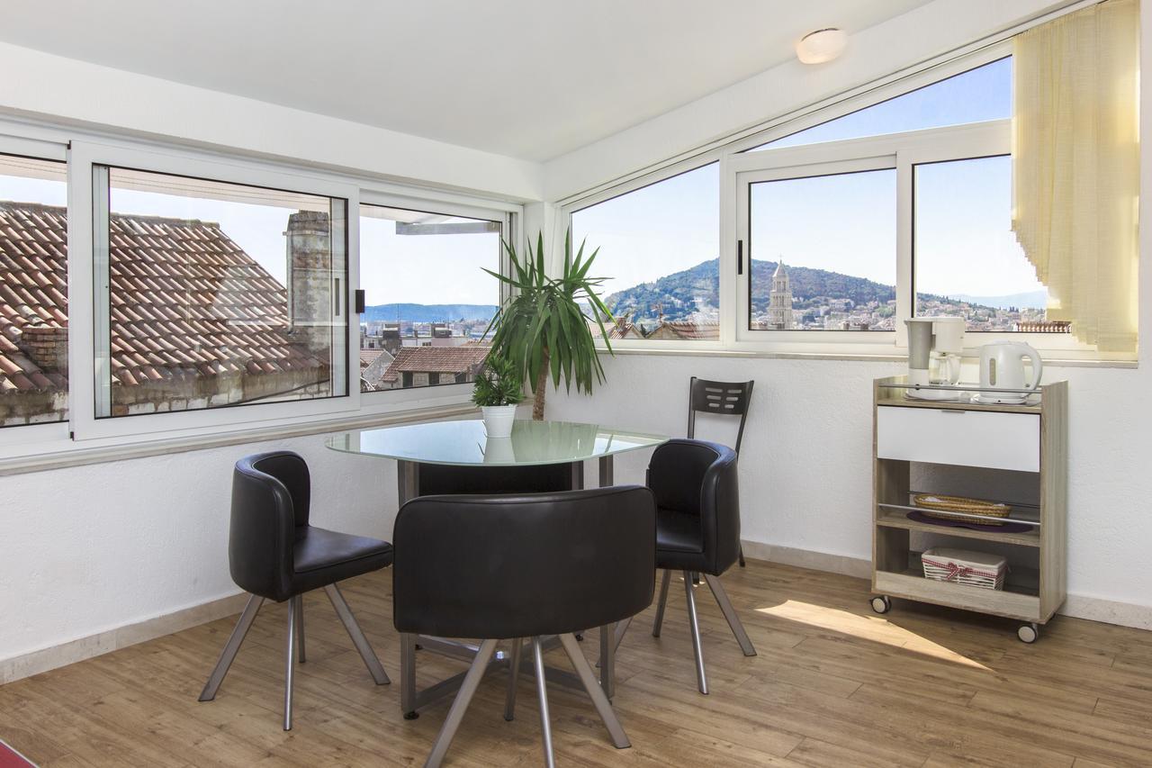 Cherry-Old Town Apartment Split
