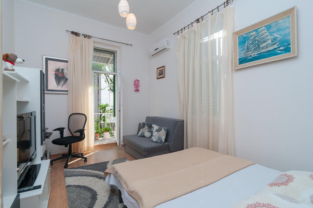Vedrana Apartment *