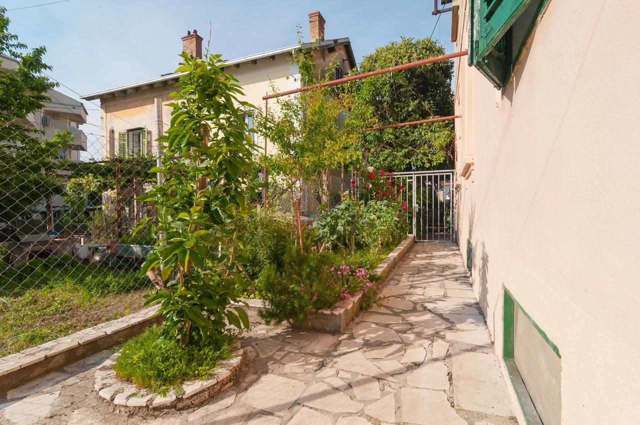 Vedrana Apartment *