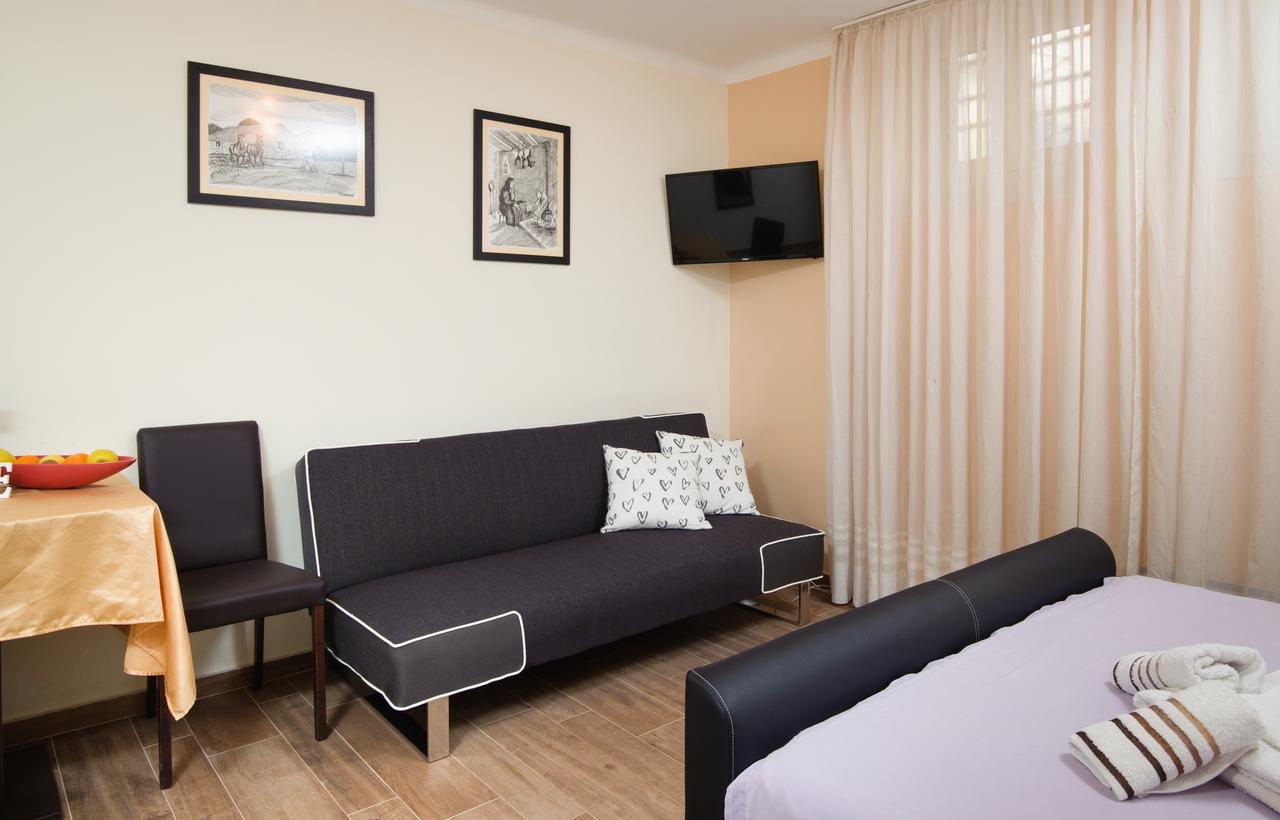 Private Accommodation Milisa *