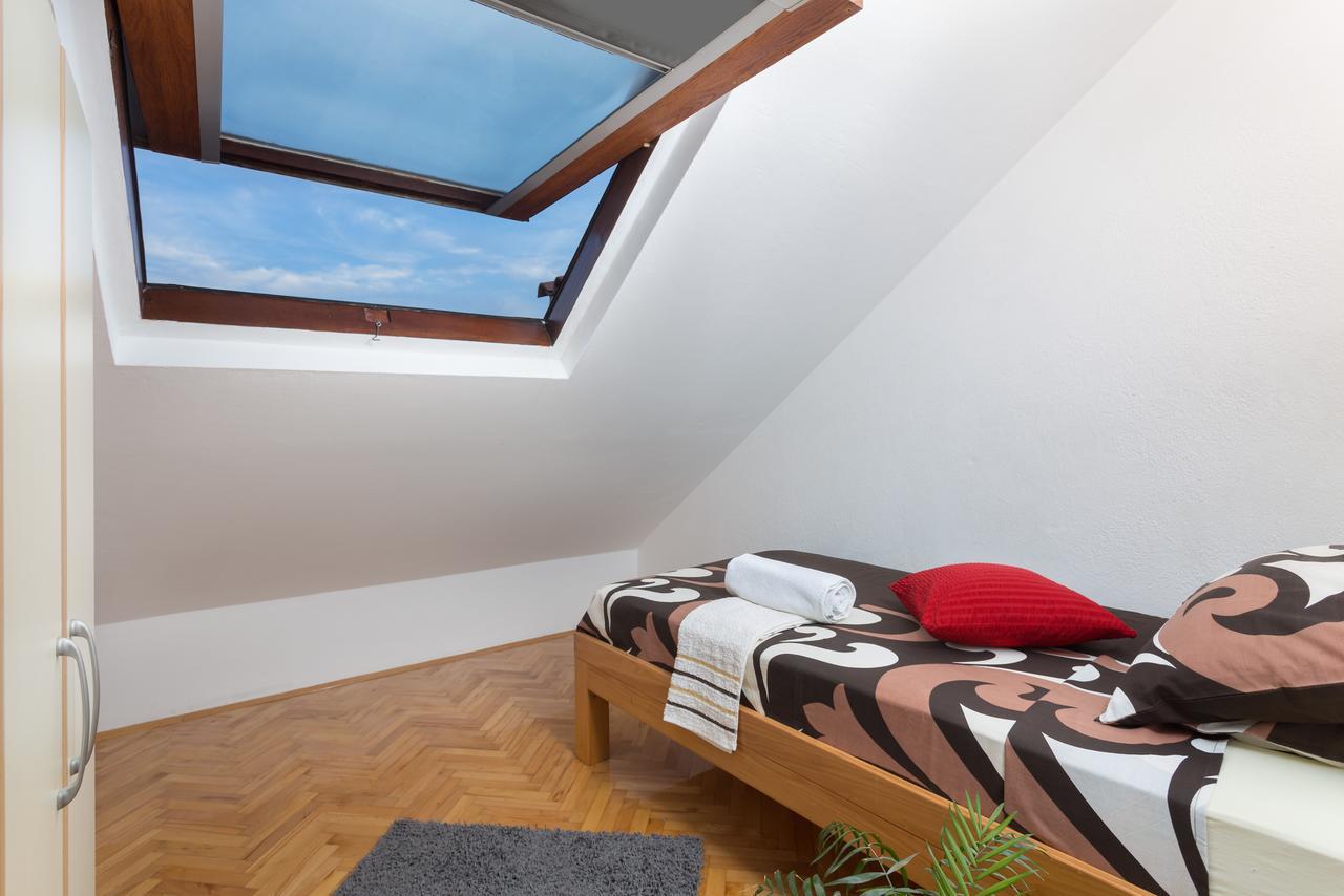 View Apartment Split