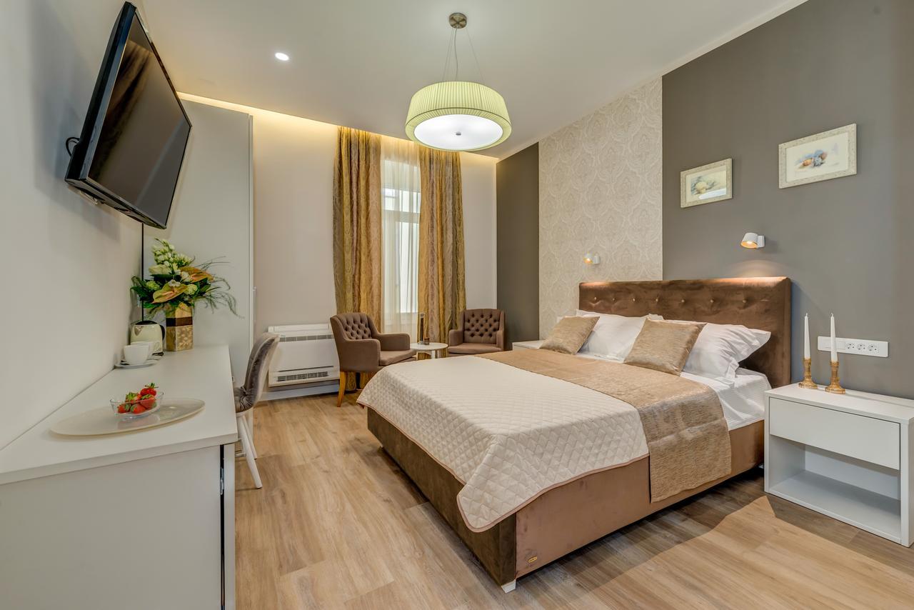 Royal Theatre Studio And Apartman Split