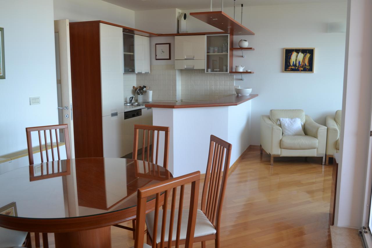 Apartment Sunny Split