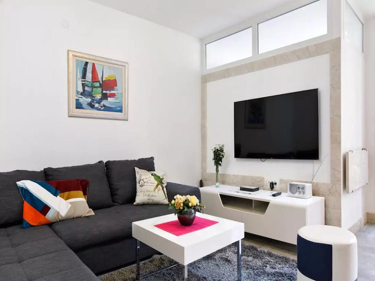 Rita Apartment