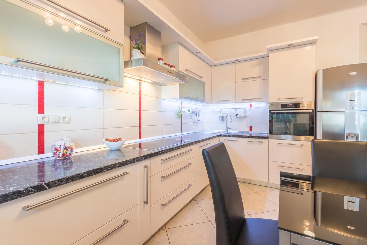 Grand View Apartment *