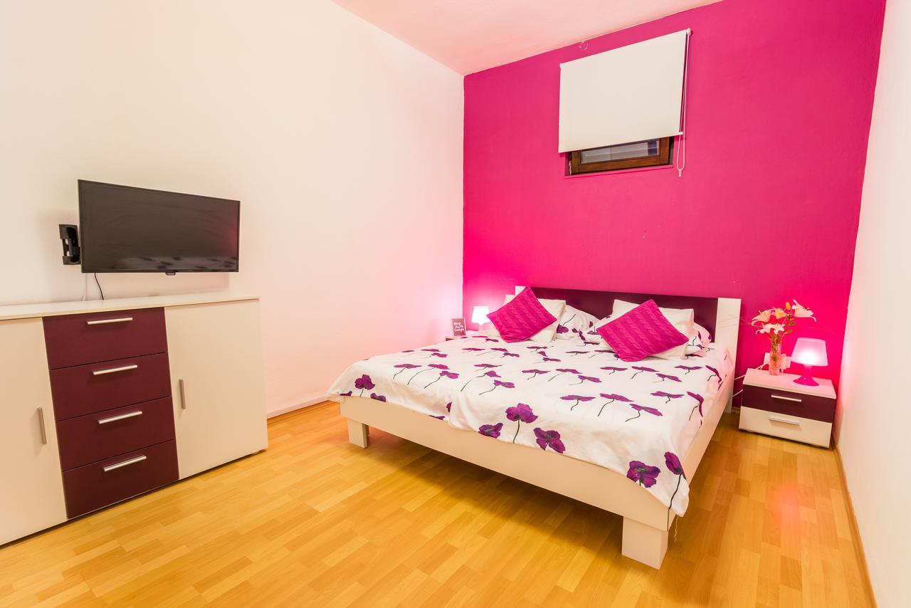 Grand View Apartment Split