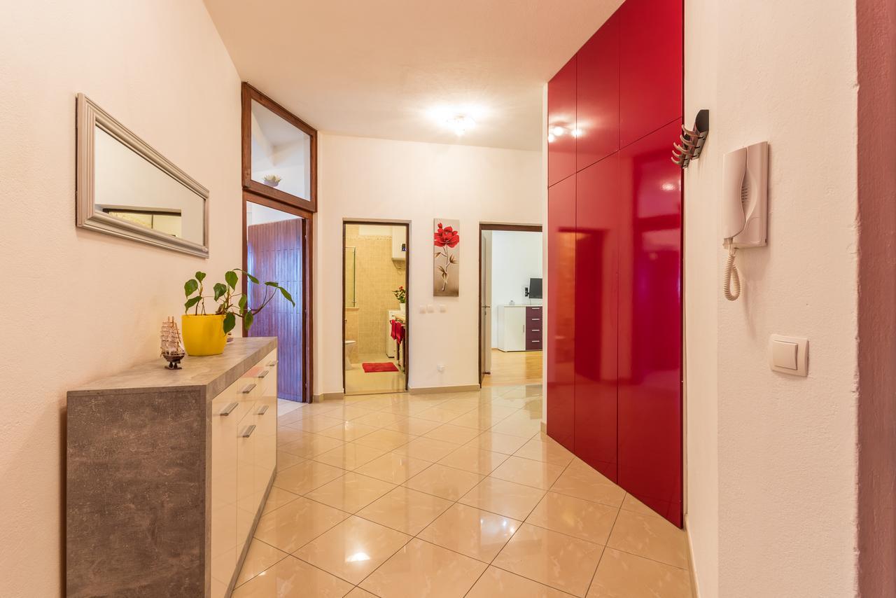 Grand View Apartment