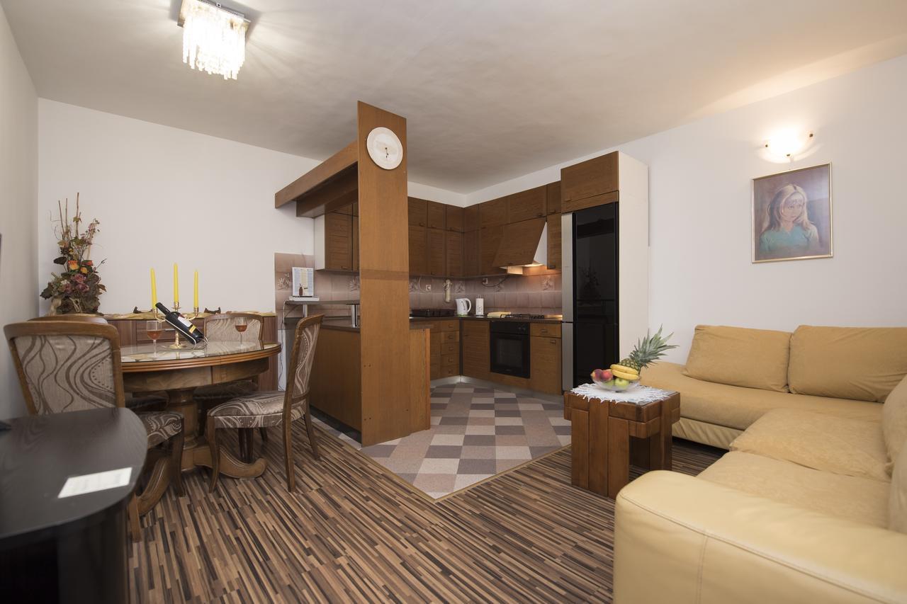 Apartment D&a *