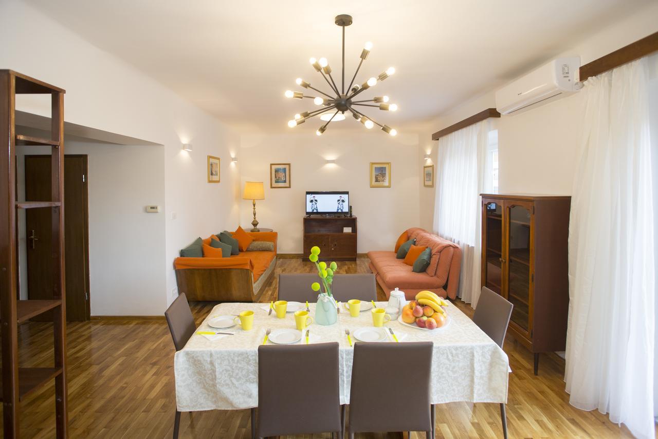 Mina Apartment *